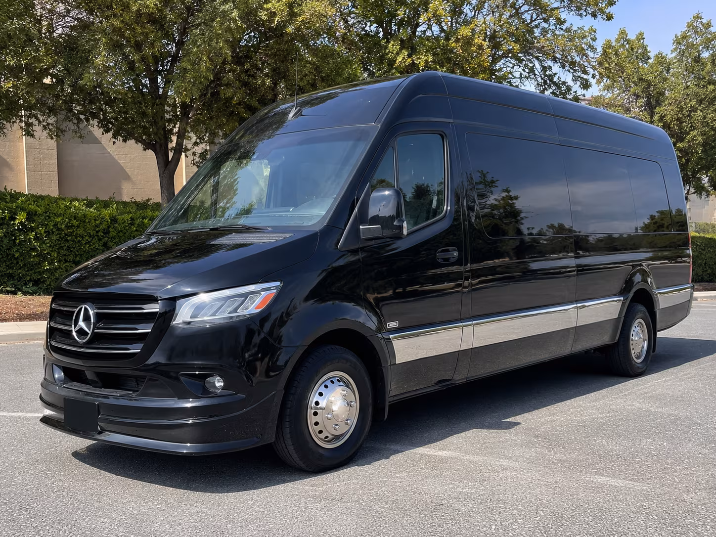 find and book transportation for your next airport transfer 1