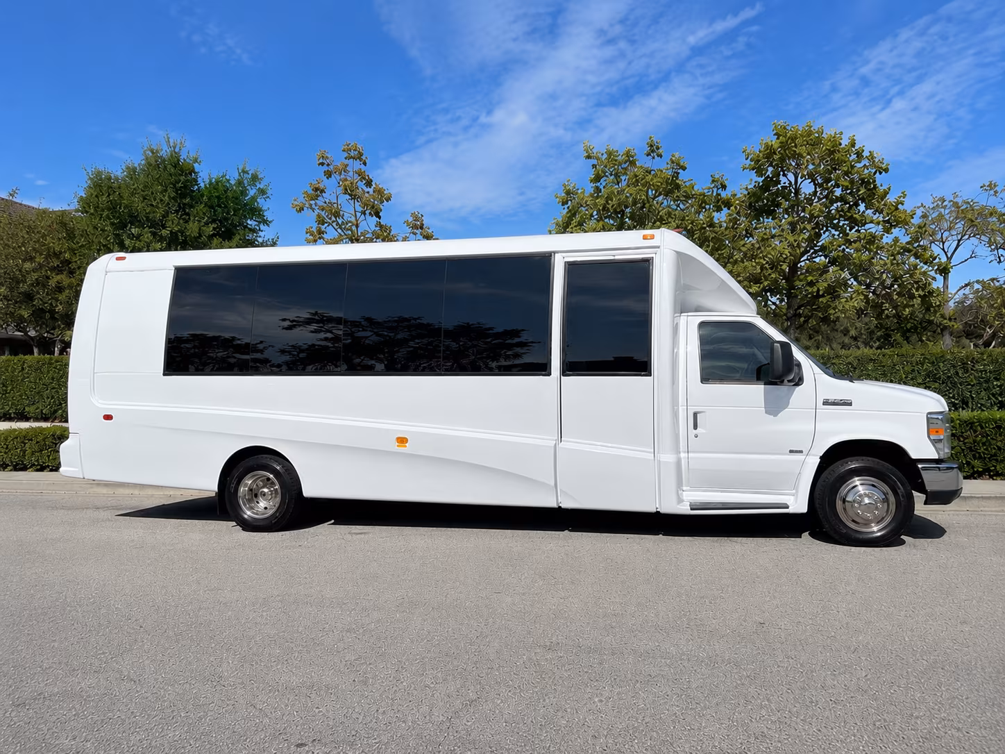 find and book transportation for your next bachelor or bachelorette party 2