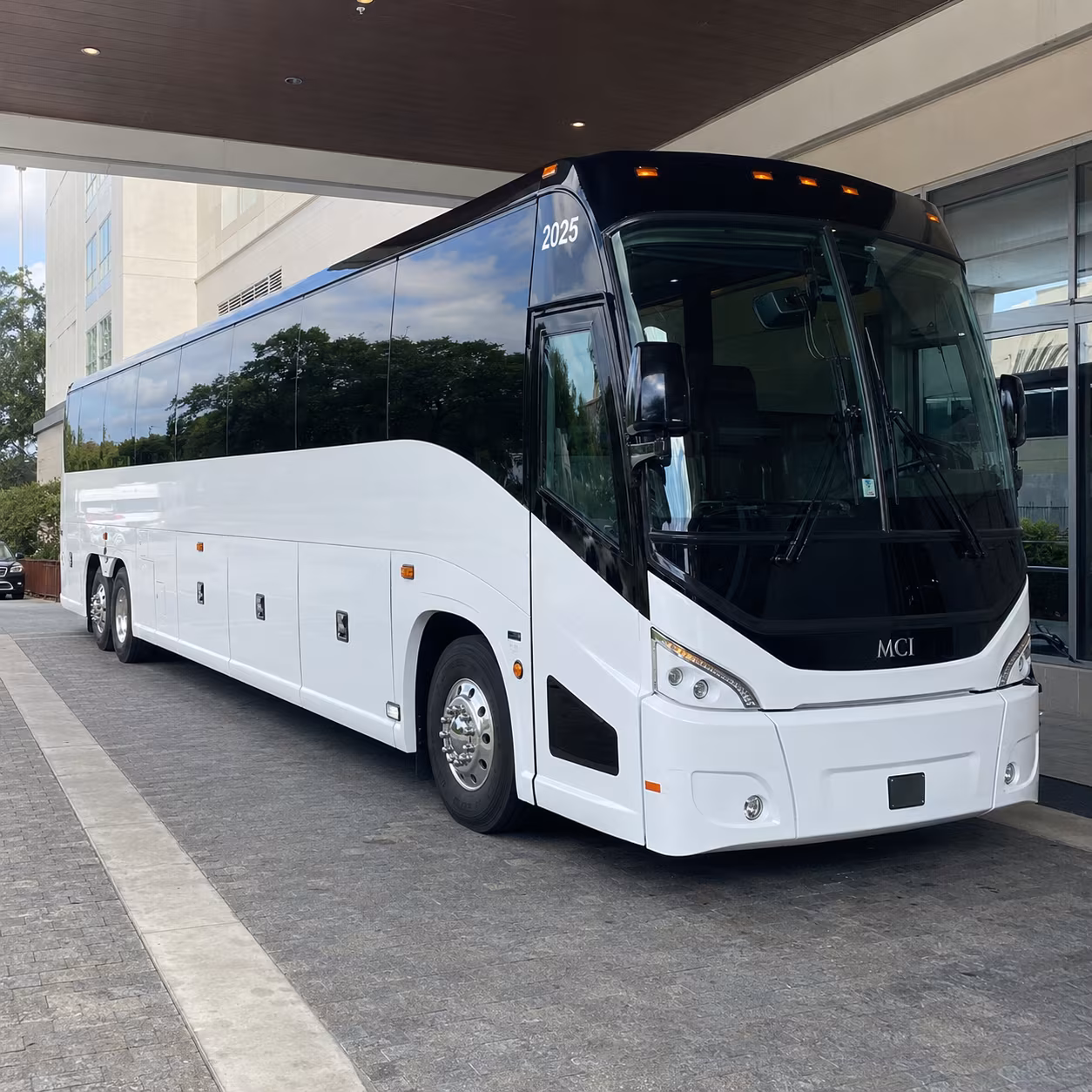 roswell 54 passenger charter bus