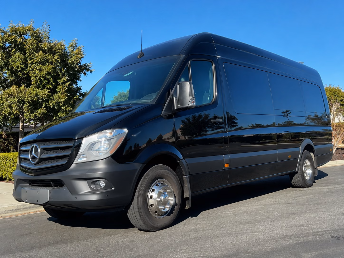 sprinter vans for intimate roswell wine tour groups